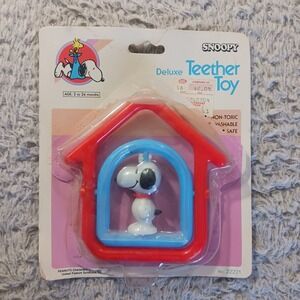 Snoopy Deluxe Teether Toy No. 22221 – Vintage Peanuts‎ Baby Toy (Hong Kong)